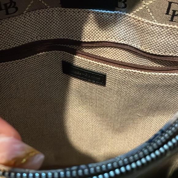 Dooney & Bourke NWOT Canvas Signature Black Tote - Picture 4 of 5